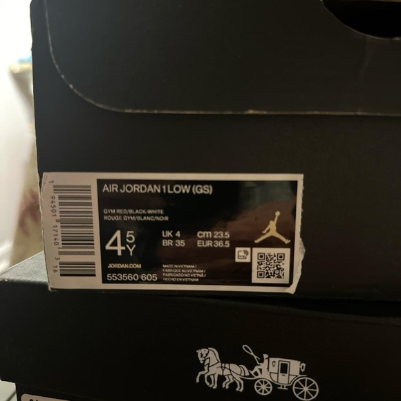 Red air Jordan low 1s - Picture 5 of 6